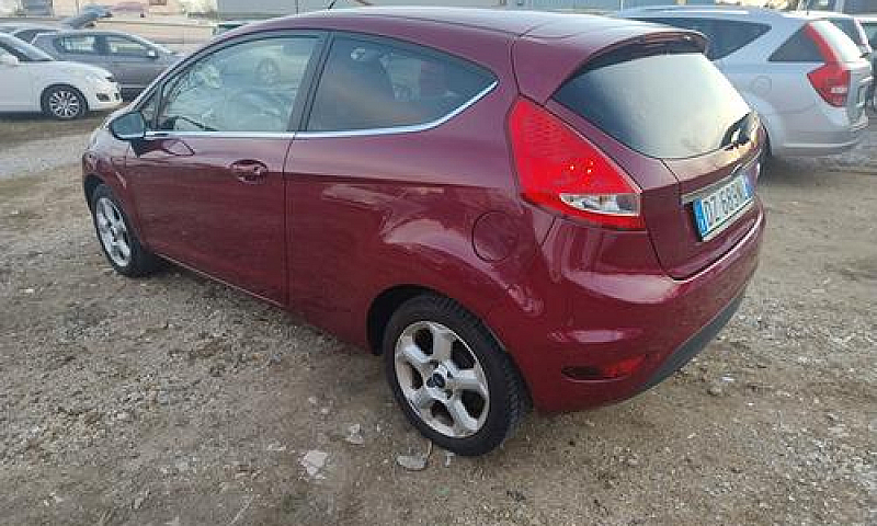 Ford Fiesta 1.2 82Cv...