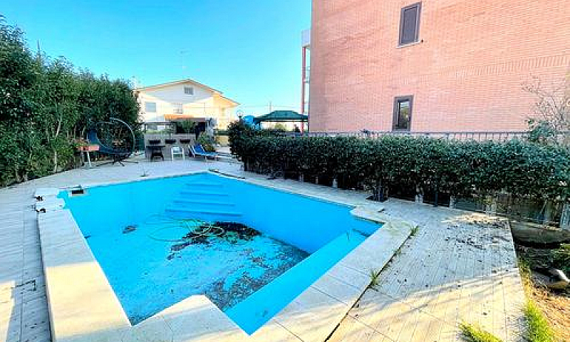 Termoli (Cb)-Via Per...