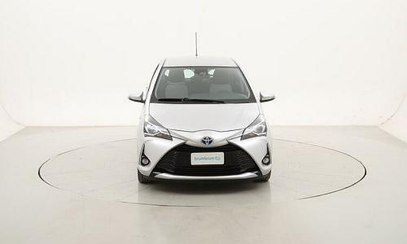 Toyota Yaris Hybrid ...