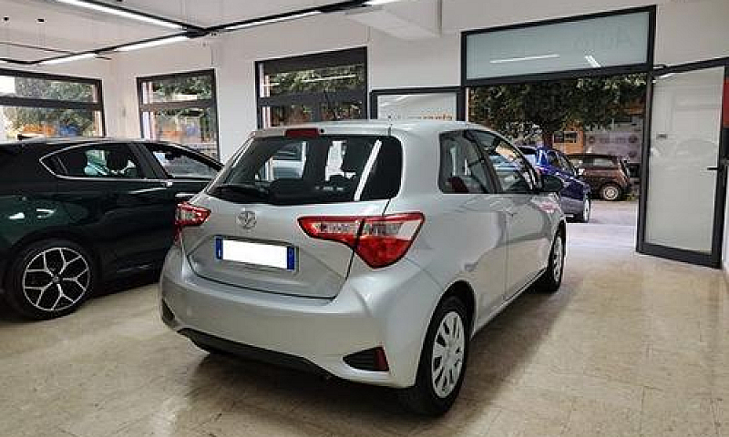 Toyota Yaris 1.0 72 ...