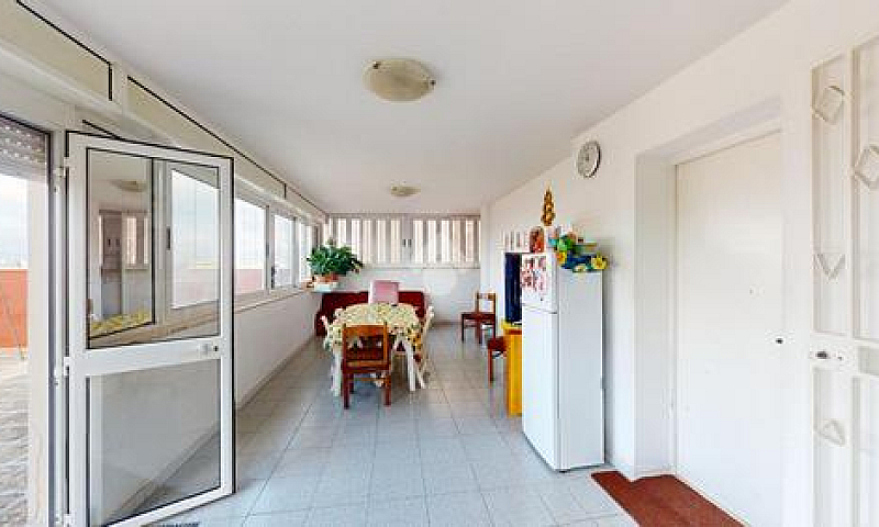 4 Locali A Brindisi...