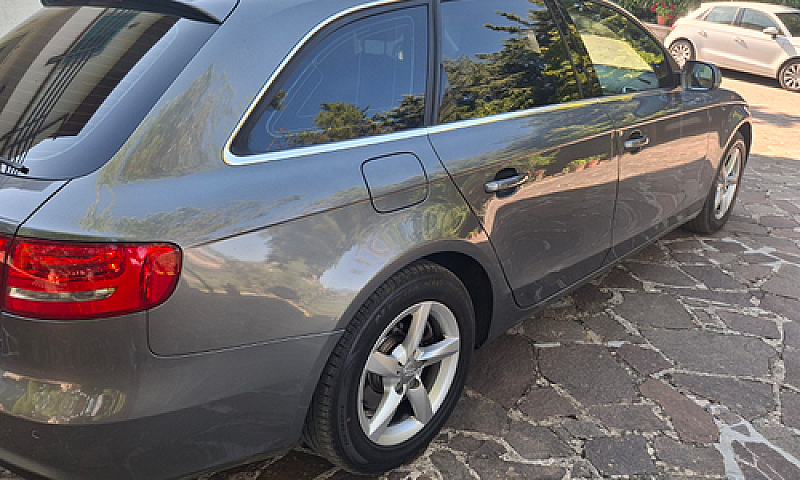 Audi A4 Con 8 Gomme ...