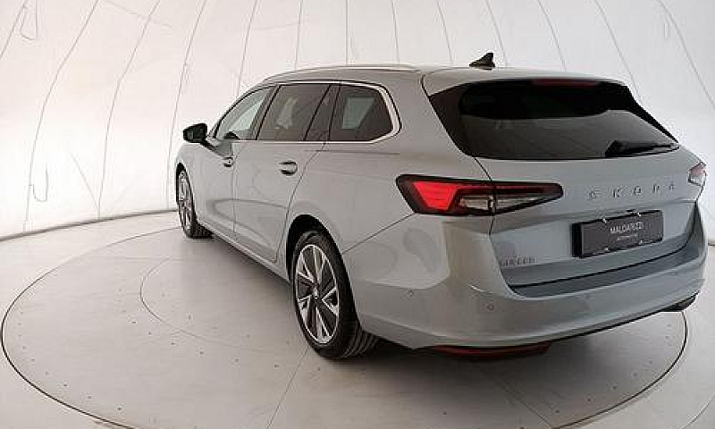 Skoda Superb Wagon 2...