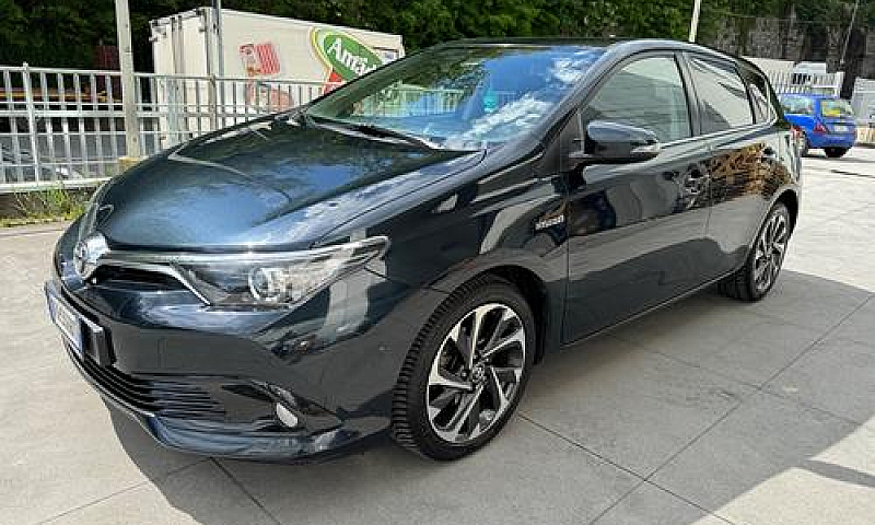 Toyota Auris 1.8 Hyb...