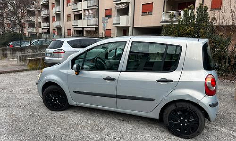 Renault Modus 2005...