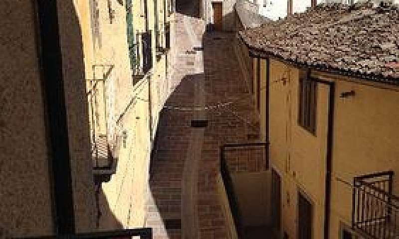 Calvello - Casa Di 9...