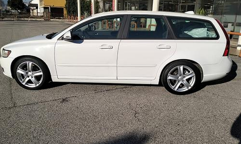 Volvo V50 Drive Pola...