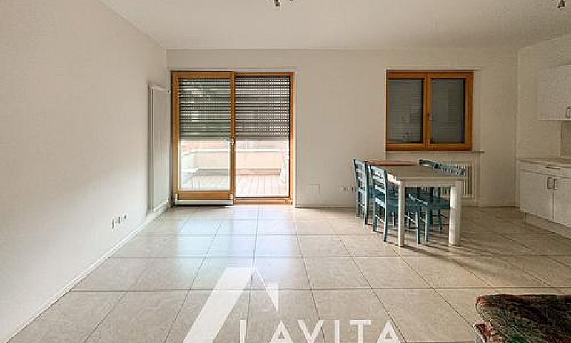 Monolocale Con Balco...