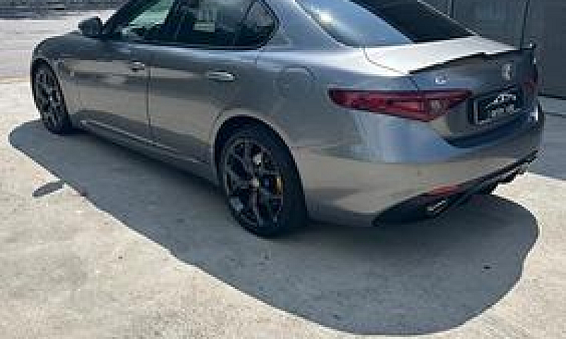 Alfa Romeo Giulia 2....