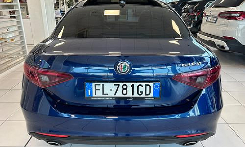 Alfa Romeo Giulia 2....