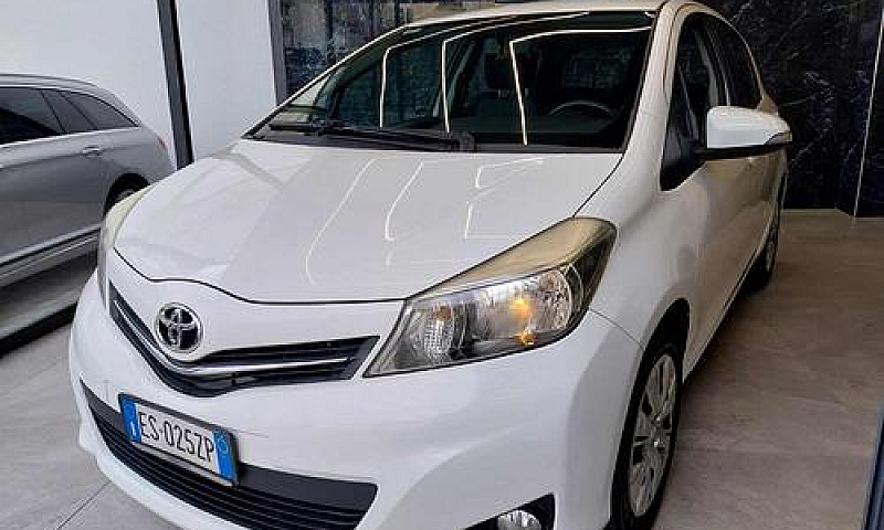 Toyota Yaris 1.0 5 P...