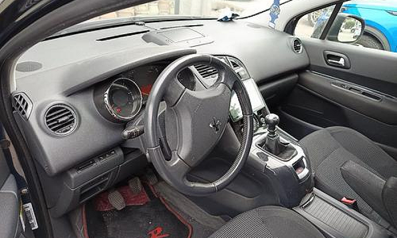 Peugeot 5008  -  1.6...