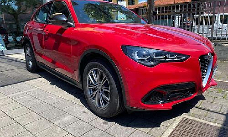 Alfa Romeo Stelvio 2...