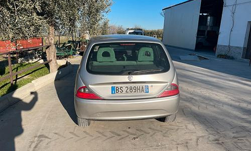 Lancia Y 1200 16 V...