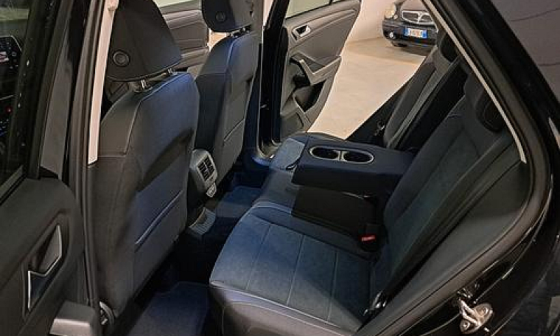 Volkswagen T-Roc 100...