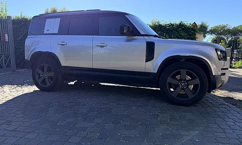 Land Rover Defender ...
