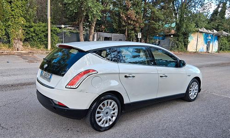 Lancia Delta 1.4 T-J...