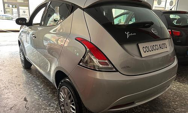 Lancia Ypsilon 0.9 B...