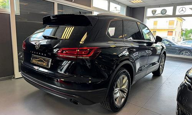 Volkswagen Touareg A...