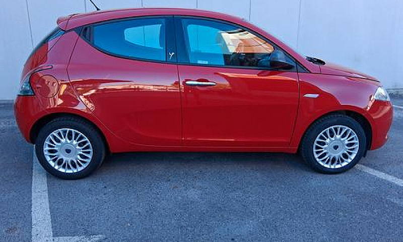 Lancia Ypsilon 1.2 6...
