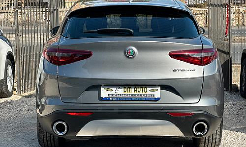 Alfa Romeo Stelvio 2...