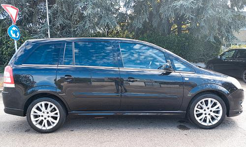 Opel Zafira - 2009...