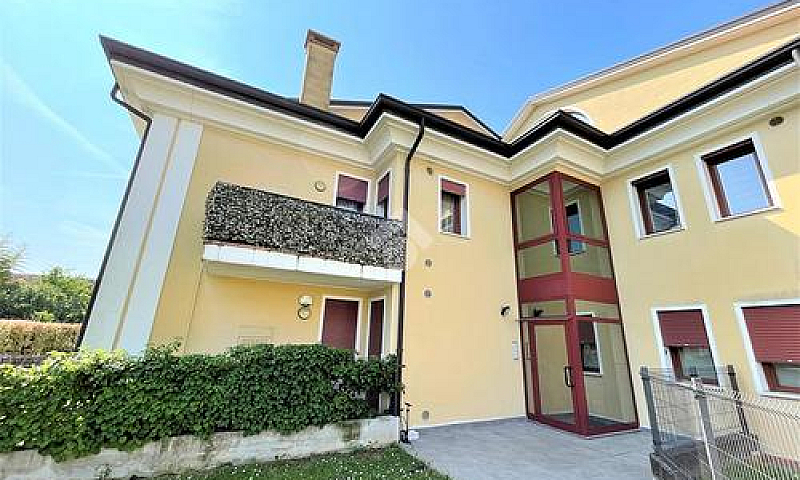4 Locali A Cittadell...