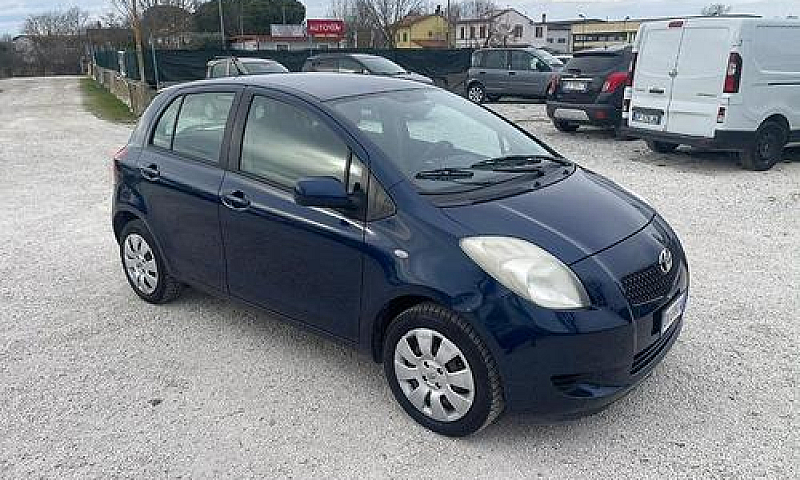 Toyota Yaris 1.0 5 P...