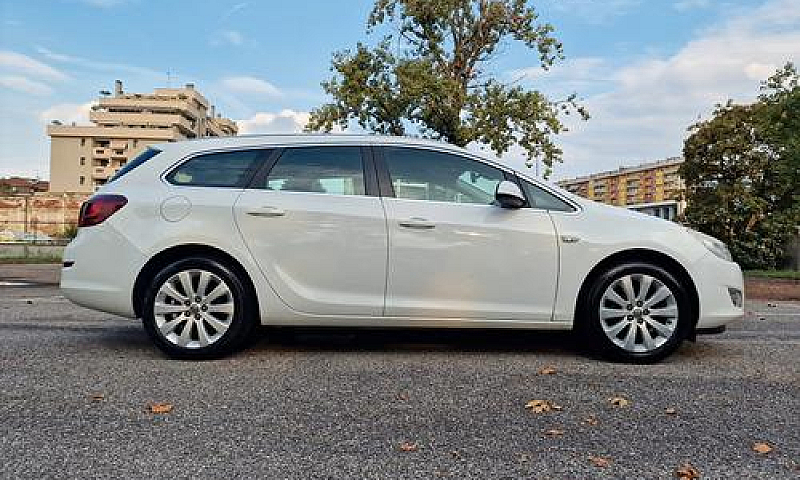 Opel Astra 1.4 Turbo...