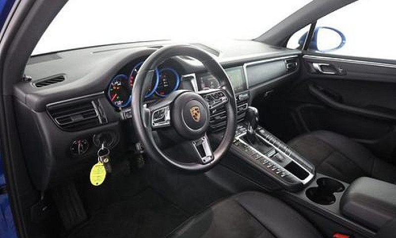 Porsche Macan Macan...