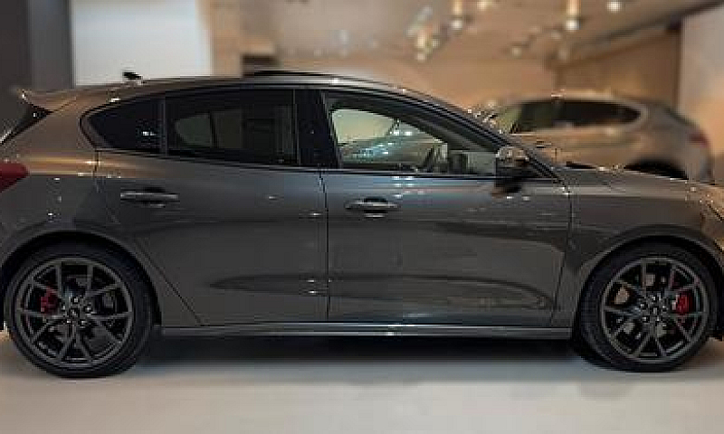 Ford Focus 2.3 280 C...