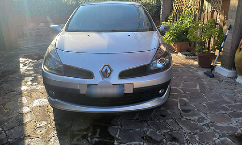Renault Clio 2009...