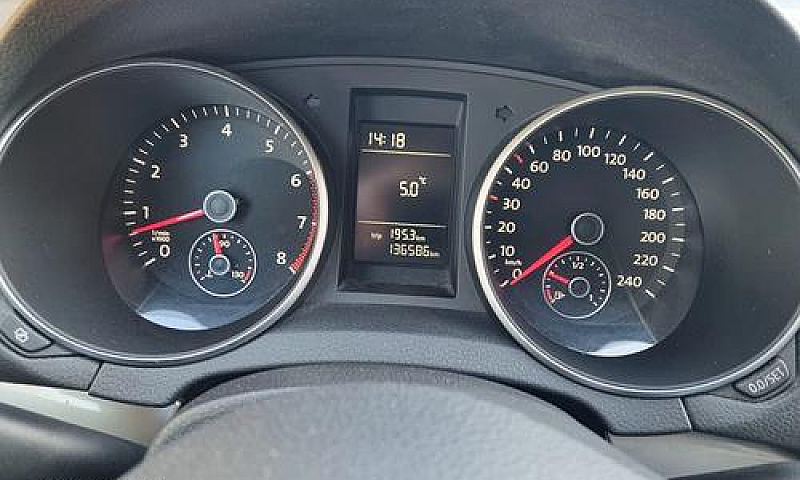 Volkswagen Golf 1.2 ...