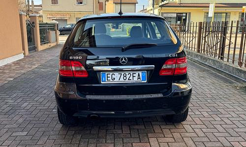 Mercedes-Benz B 180 ...