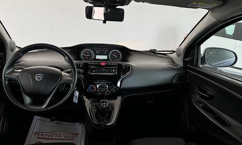 Lancia Ypsilon 1.3 M...
