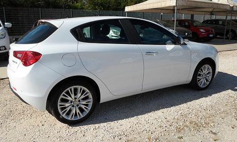 Alfa Romeo Giulietta...