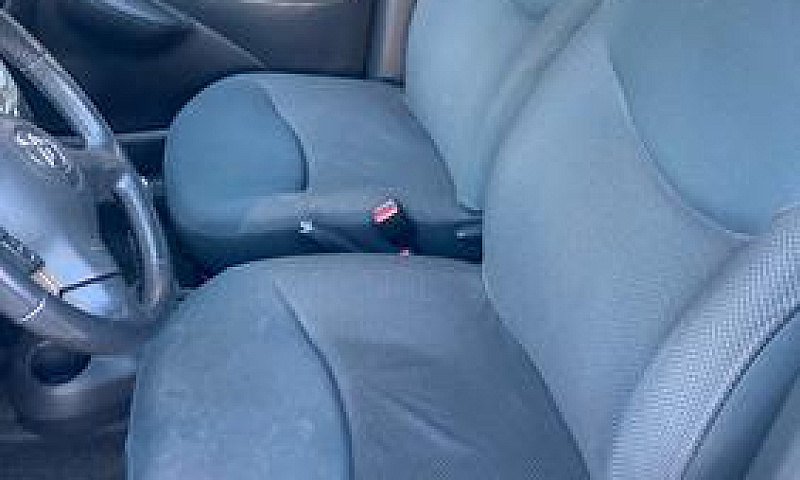 Toyota Yaris 1.3 5 P...