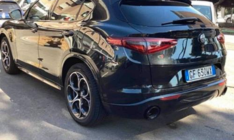Alfa Romeo Stelvio 2...