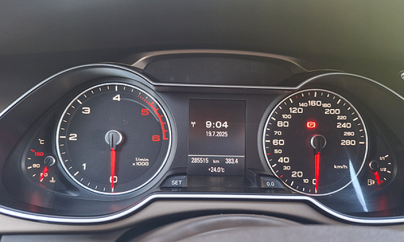 Audi A4 Con 8 Gomme ...