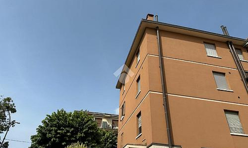 Monolocale A Bologna...
