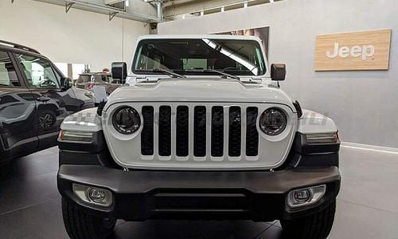 Jeep Wrangler Plug-I...