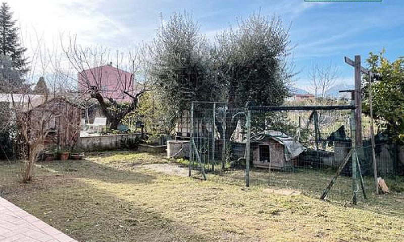 Villino Con Giardino...