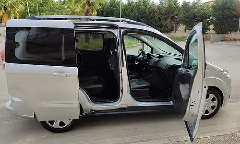 Ford Tourneo Courier...