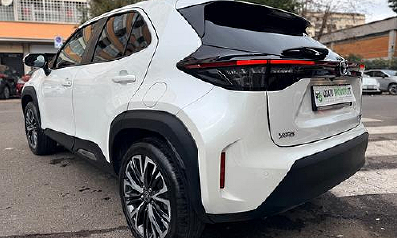 Toyota Yaris Cross 1...