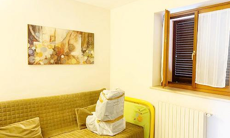 Porzione Di Casa Con...