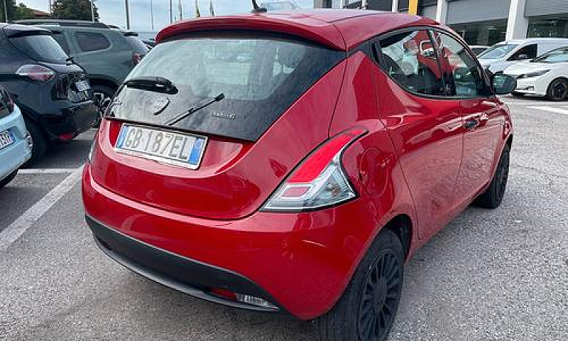 Lancia Ypsilon 1.0 F...