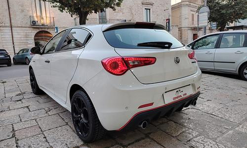 Alfa Romeo Giulietta...