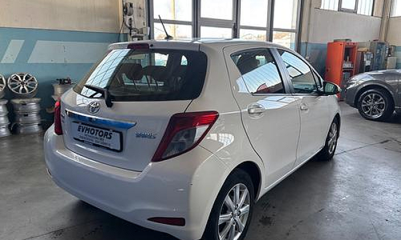 Toyota Yaris 1.4 D-4...