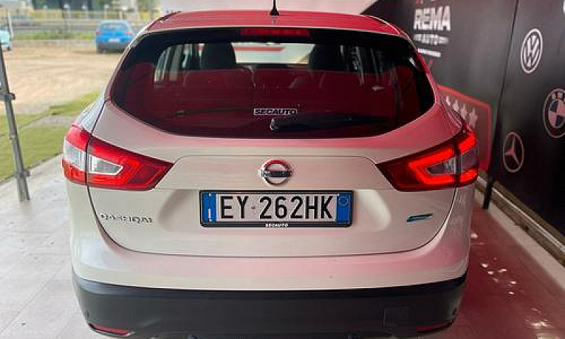 Nissan Qashqai 1.5 D...