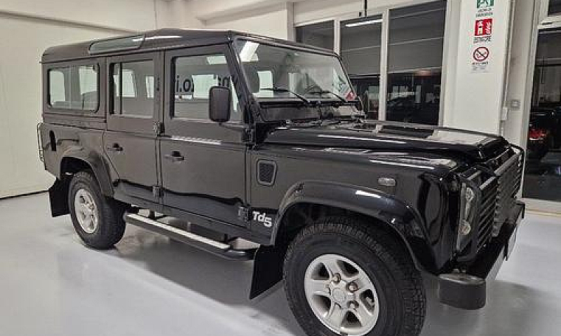 Land Rover Defender ...